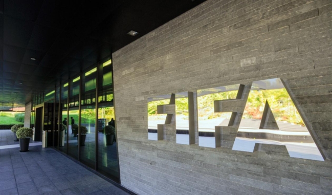 La FIFA busca regular préstamos de jugadores