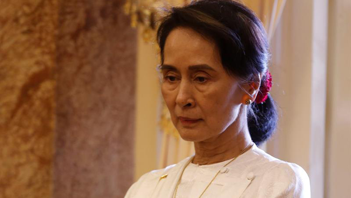 Suu Kyi, Nobel de la Paz, defendió prisión de periodistas que investigaban matanza rohingya