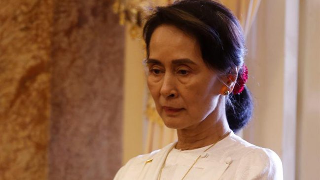 Suu Kyi, Nobel de la Paz, defendió prisión de periodistas que investigaban matanza rohingya