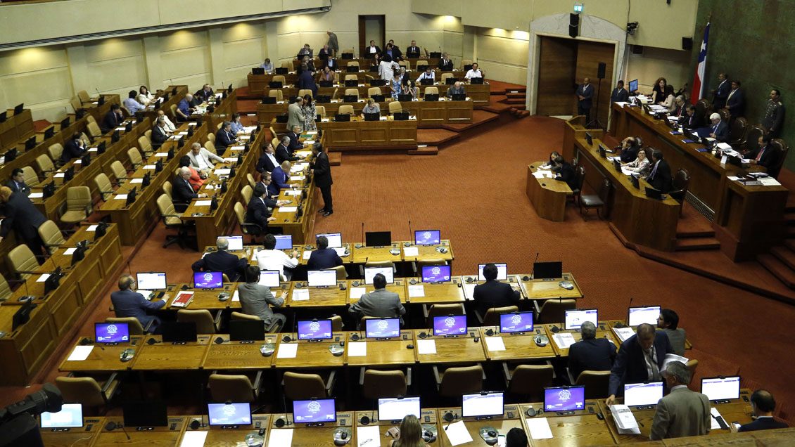 Nicolás Eyzaguirre propone facultar al Presidente para disolver el Congreso