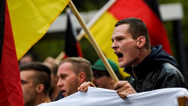 Alemania: Condenan a cárcel a hombre por hacer saludo nazi