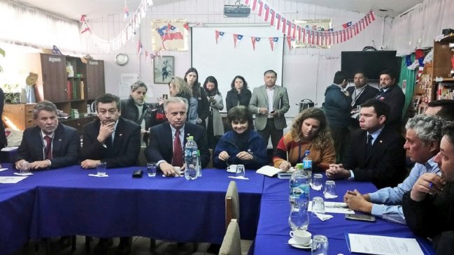 En visita casi secreta: Ministro de Salud anunció cuatro mil nuevos exámenes en Coronel