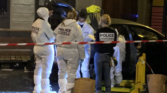 Francia: Automóvil embistió a una multitud en Nimes e hirió a dos personas