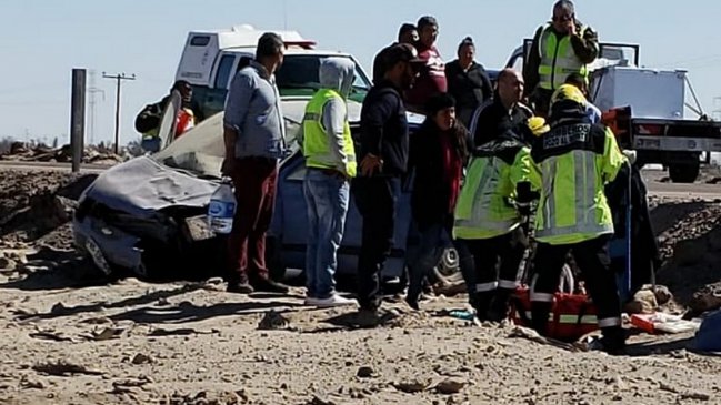Tres menores y un adulto lesionados tras volcamiento en Ruta 5 Norte
