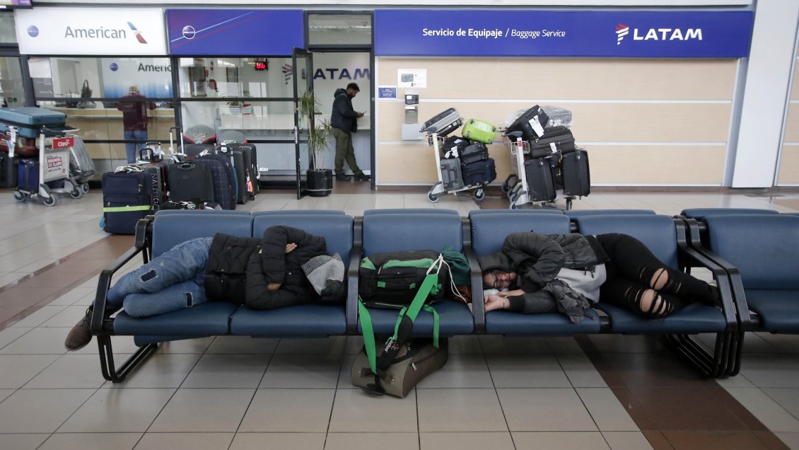Proyecto de ley busca castigar la cancelación de vuelos no avisados con tiempo