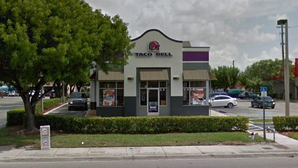 En Taco Bell: Empleada hispana rechazó a una cliente por no saber hablar inglés