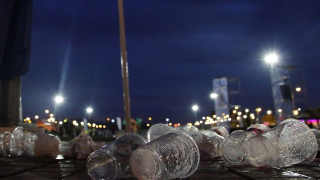 Francia prohibirá en 2020 los recipientes y cubiertos de plástico