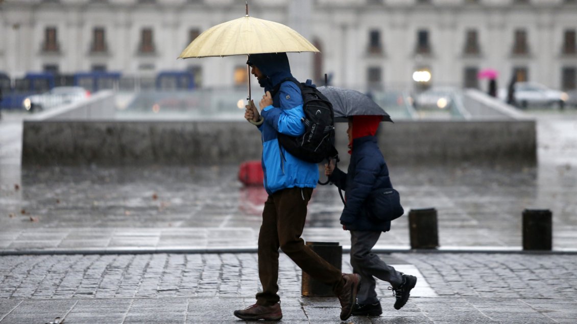 Onemi declaró alerta temprana preventiva para la Región Metropolitana por sistema frontal