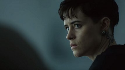   Protagonista de “The Crown” regala acción en tráiler de “La Chica en la Telaraña” 