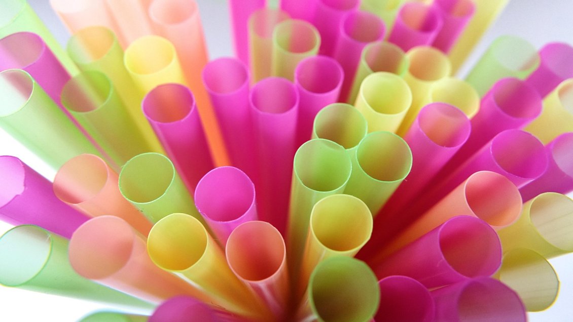 Río dice adiós a las pajitas de plástico: Comenzaron las multas a bares y restaurantes