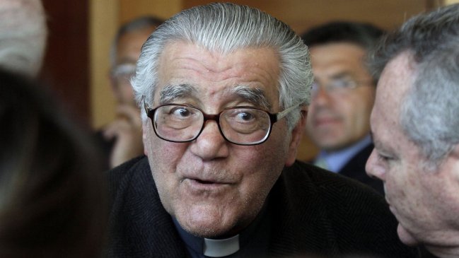 Raúl Hasbún busca anular la expulsión de Cristián Precht del sacerdocio