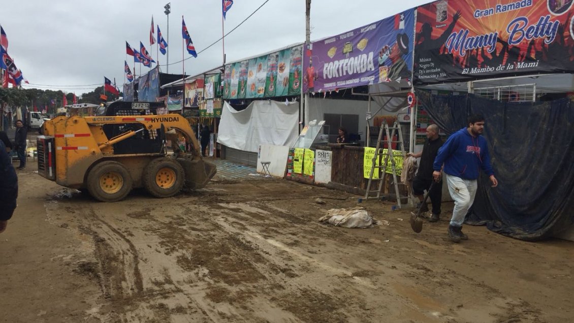 Gobernación de Valparaíso autorizó extender ramadas del parque Alejo Barrios hasta el sábado