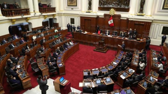 Congreso peruano dio voto de confianza a reformas impulsadas por el Ejecutivo