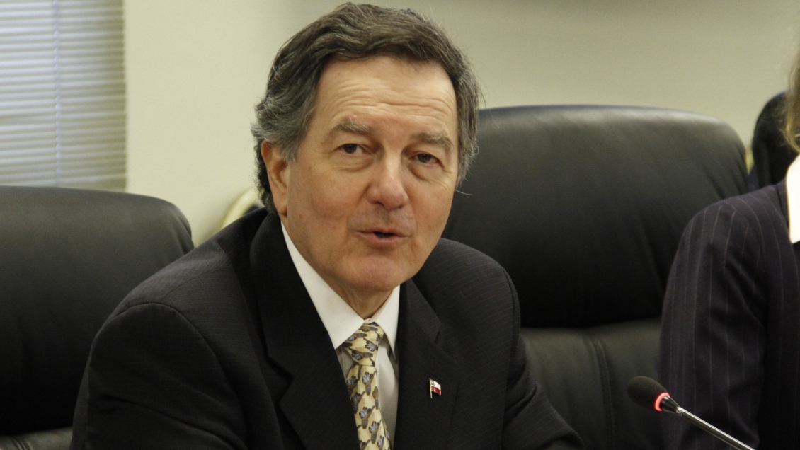 Canciller Ampuero: Llamamos a Evo Morales a que no se ponga nervioso