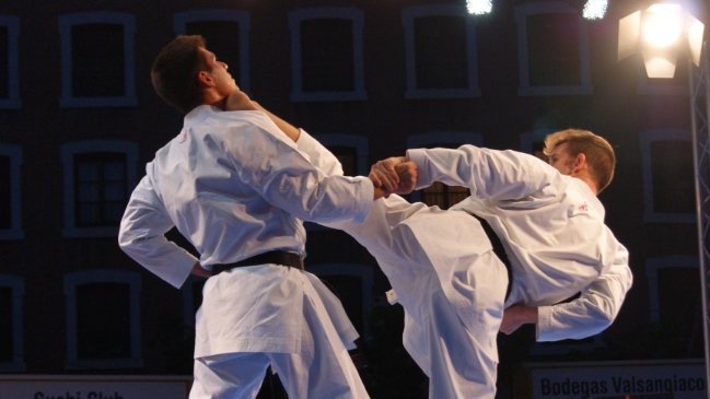 Asaltante sacó la peor parte al tratar de robarle a un karateca