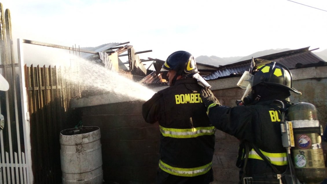 Incendio destruye dos casas en Copiapó