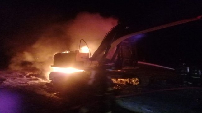 Gobierno se querelló por incendio en atentado que dejó cinco máquinas quemadas en Los Álamos
