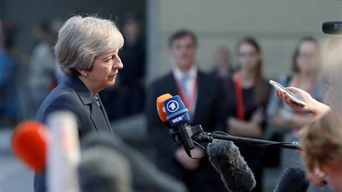 Crece la presión sobre May para que elabore un 