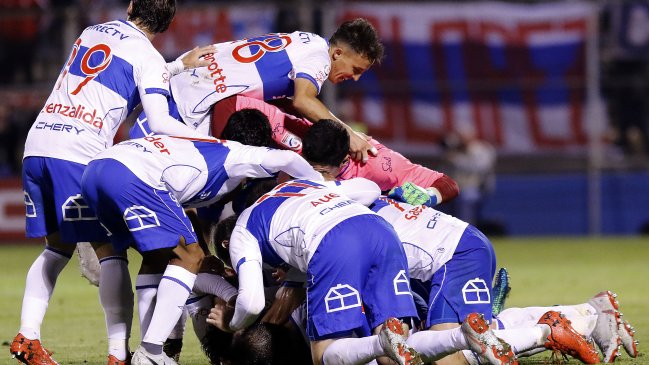 Universidad Católica remontó a San Luis a punta de golazos para confirmar su liderato