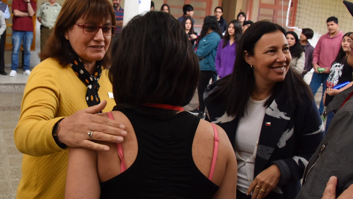 Ministra del Deporte visitó residencia de protección a menores en Arica