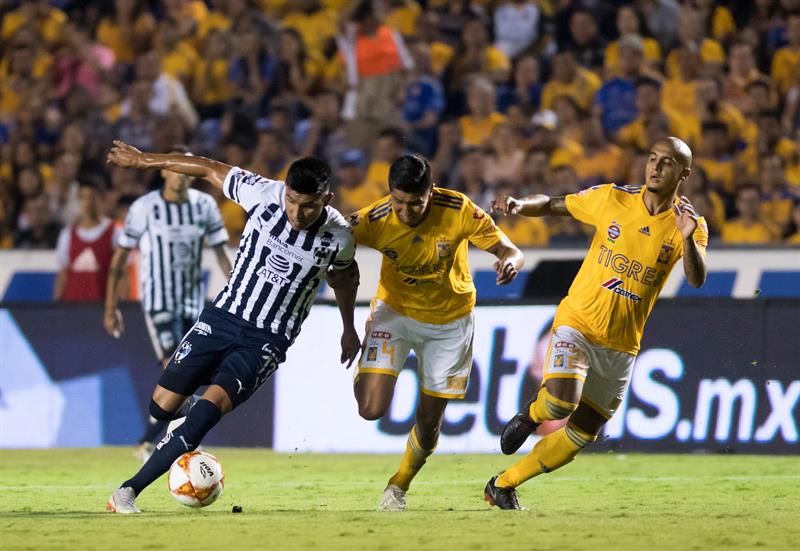 Eduardo Vargas jugó en empate de Tigres en el clásico ante Monterrey por la liga mexicana