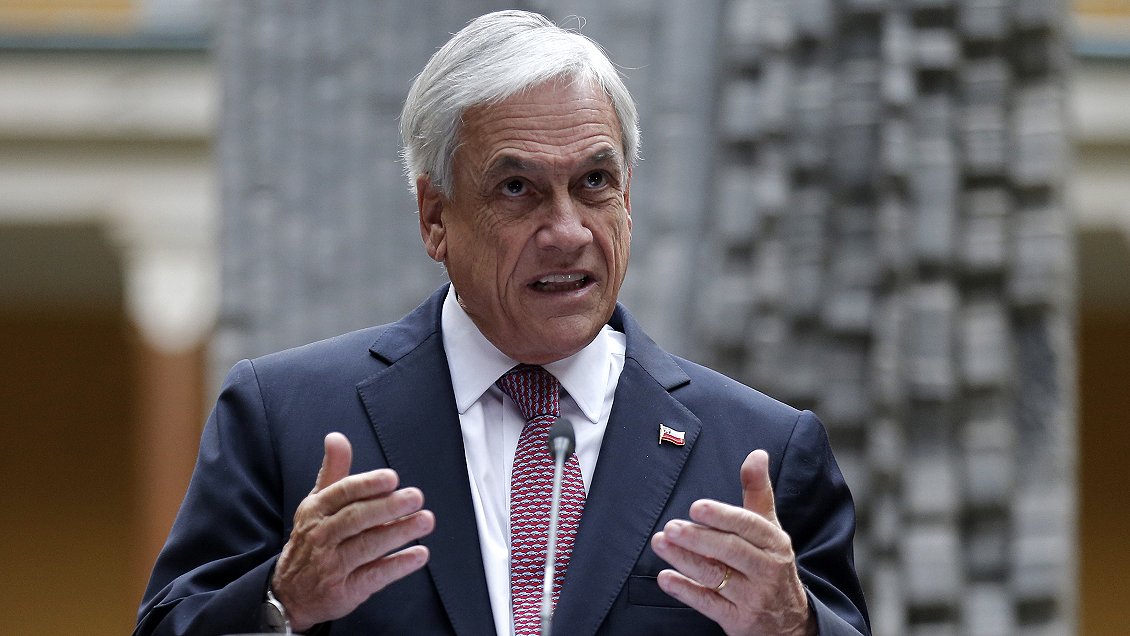 Piñera recupera la mayor aprobación que rechazo en encuesta Cadem