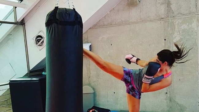 Kel Calderón le dio paliza a asaltante que robaba su auto