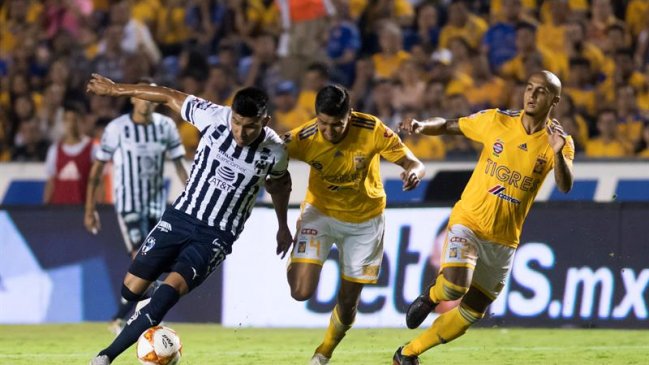 Eduardo Vargas jugó en empate de Tigres en el clásico ante Monterrey por la liga mexicana