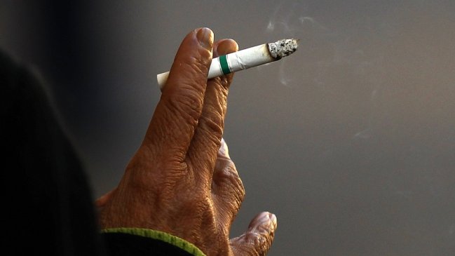 Investigación de The Economist alerta sobre la poca importancia que Chile da al cáncer al pulmón