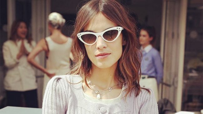 ¿Quién es Alexa Chung y por qué los chilenos se volvieron locos con su visita?
