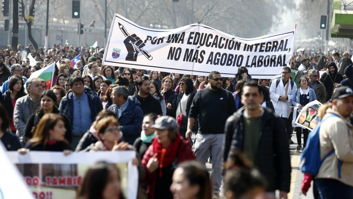 Profesores amenazan con nueva movilización tras no llegar a acuerdo con el Gobierno