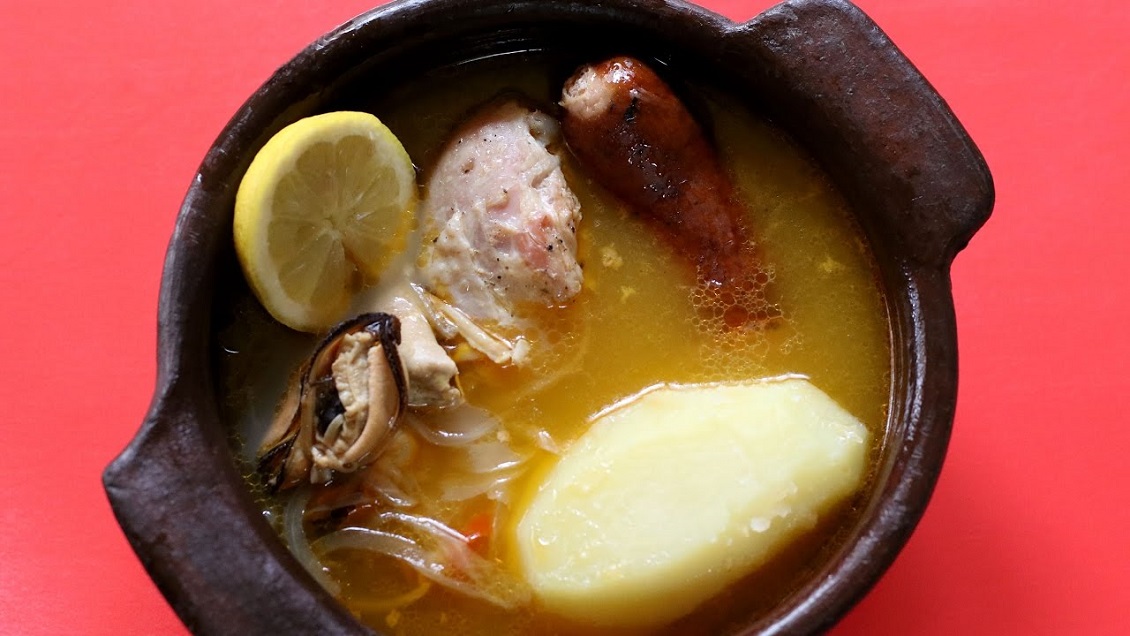 Comida gratis: Ofrecen cuatro mil platos de pollo al mariscal este viernes en Santiago