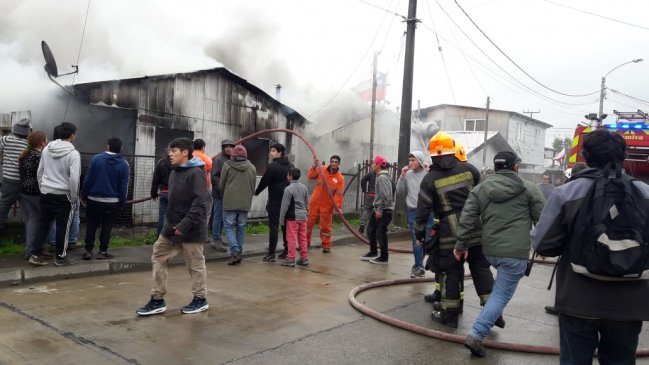 Incendio movilizó a bomberos mientras participaban en funeral de un compañero
