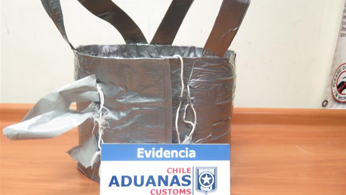 Arica: Detienen a sujeto que intentó ingresar droga adherida a su cuerpo por paso Chacalluta