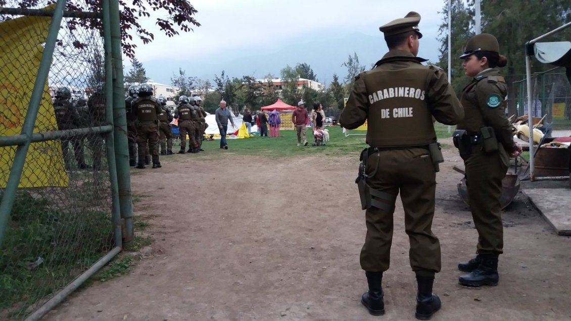Familias desalojaron toma en Villa Los Jardines de Ñuñoa