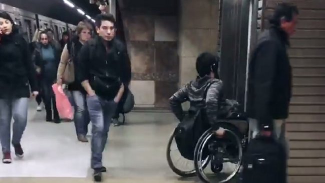 Pasajera del Metro viralizó poca empatía con persona en silla de ruedas
