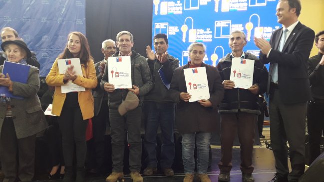 Ñuble: Ministro de Bienes Nacionales encabezó entrega de 260 títulos de dominio a familias de la región