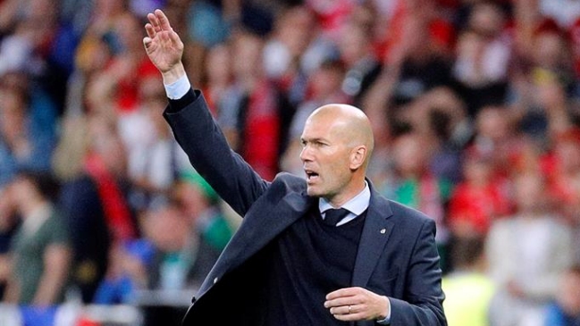  Medio afirmó que Zidane toma clases de inglés para llegar al United  