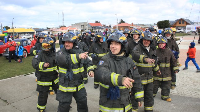 Punta Arenas: Séptima Compañía de Bomberos celebró su aniversario con zumbatón