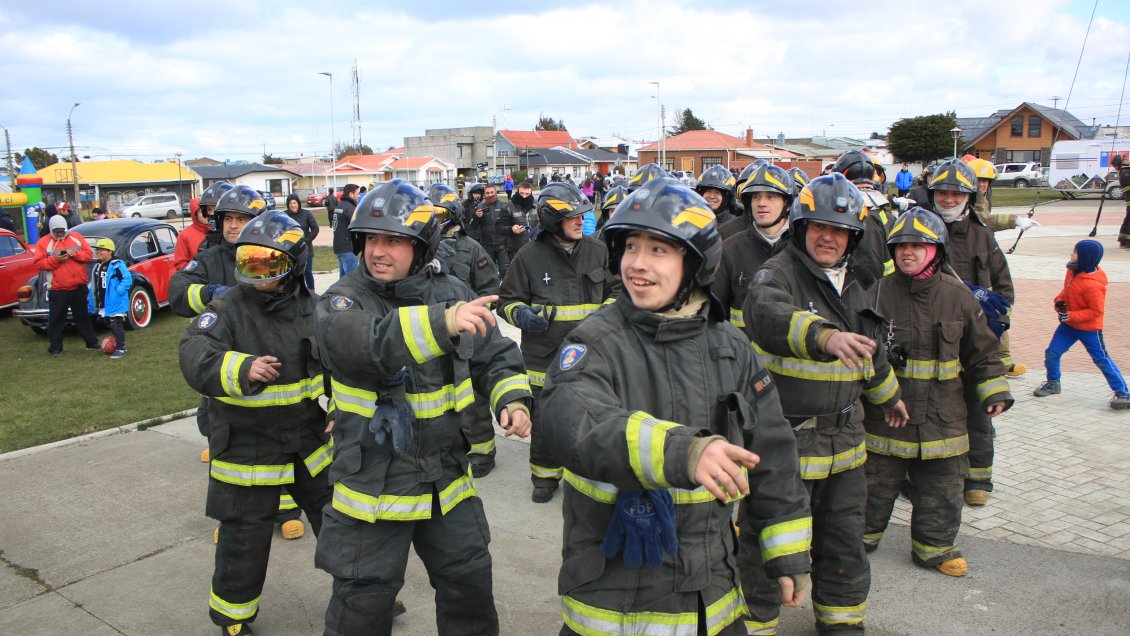 Punta Arenas: Séptima Compañía de Bomberos celebró su aniversario con zumbatón