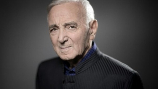 A los 94 años falleció el cantante francés Charles Aznavour