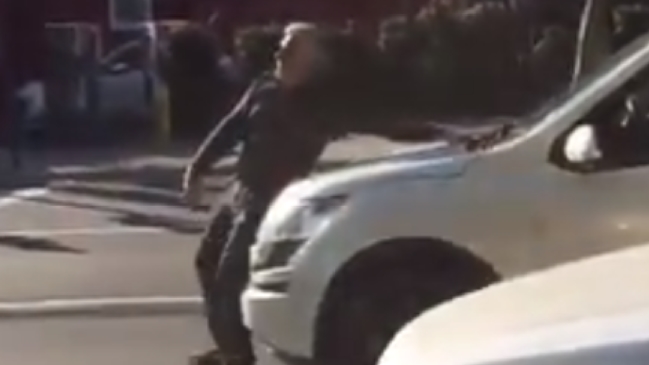 Automovilista trató de atropellar a un hombre en Providencia