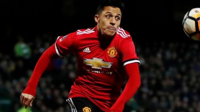 Manchester United negoció un empate con Valencia en el retorno de Alexis a la titularidad