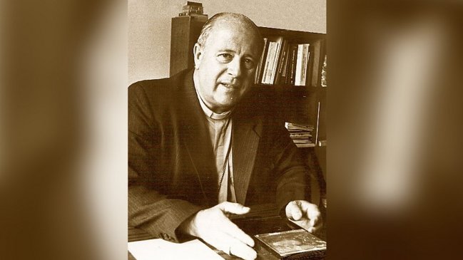 La Serena: Retiran de la Catedral una placa con el nombre del arzobispo emérito Cox