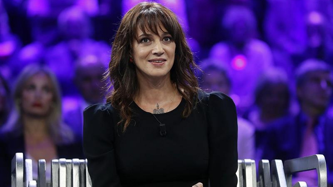 Asia Argento reconoció la relación sexual con Bennett y dice que la inició él
