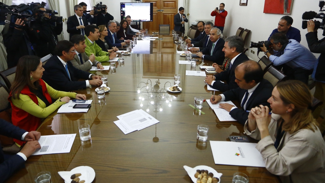 Gobierno evaluará plan islandés para reducir consumo de alcohol y drogas en adolescentes