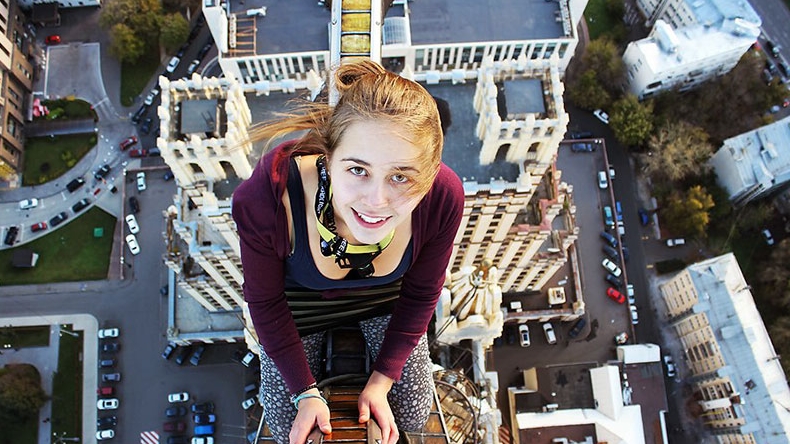 Estudio revela cuántas personas han muerto debido a una selfie