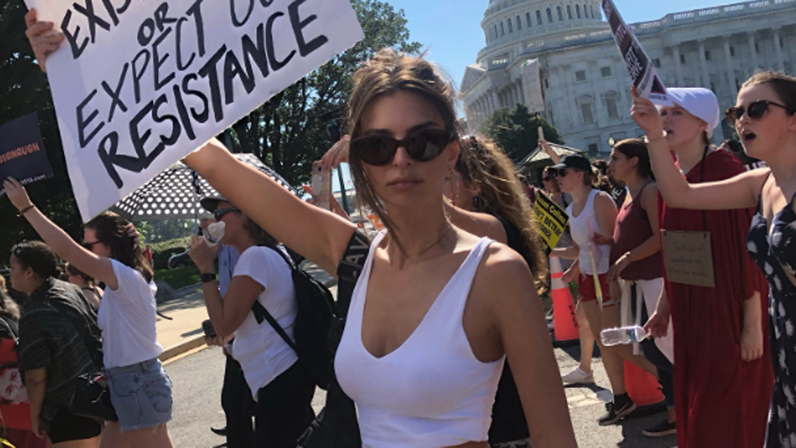 Emily Ratajkowski fue arrestada en protesta contra hombre acusado de abuso