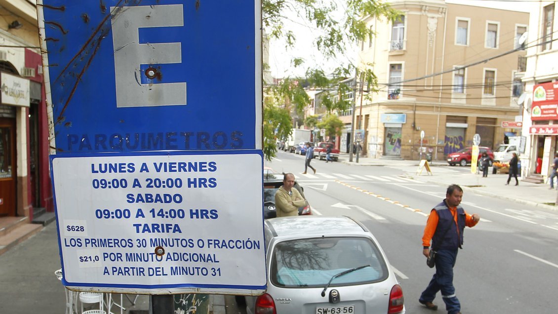 Valparaíso: Alcalde propone que Bomberos administre parquímetros