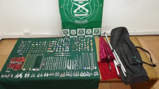 Detienen a dos individuos tras robar distintas joyas al interior de un inmueble en Rancagua